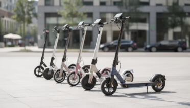 découvrez notre sélection des scooters électriques les plus légers et maniables pour une mobilité urbaine facile et agréable.
