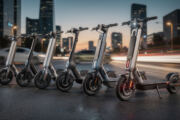 découvrez les scooters électriques les plus rapides et leurs performances impressionnantes pour allier vitesse et écologie au quotidien.